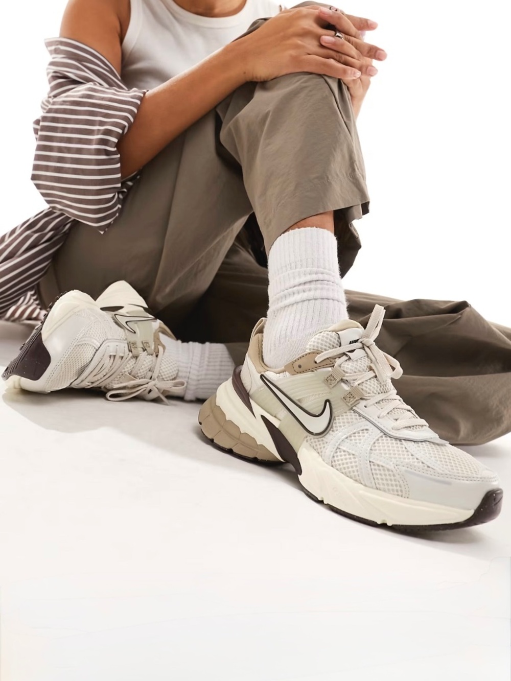 Nike V2K Run Light All Wood Brown Khaki Earth Beige Bone Women's size 10 NWT
